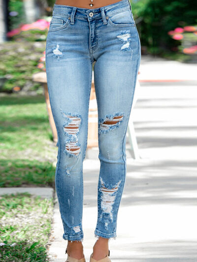 Distressed Buttoned Jeans with Pockets